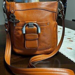 Elegant Orange Leather Crossbody Bag